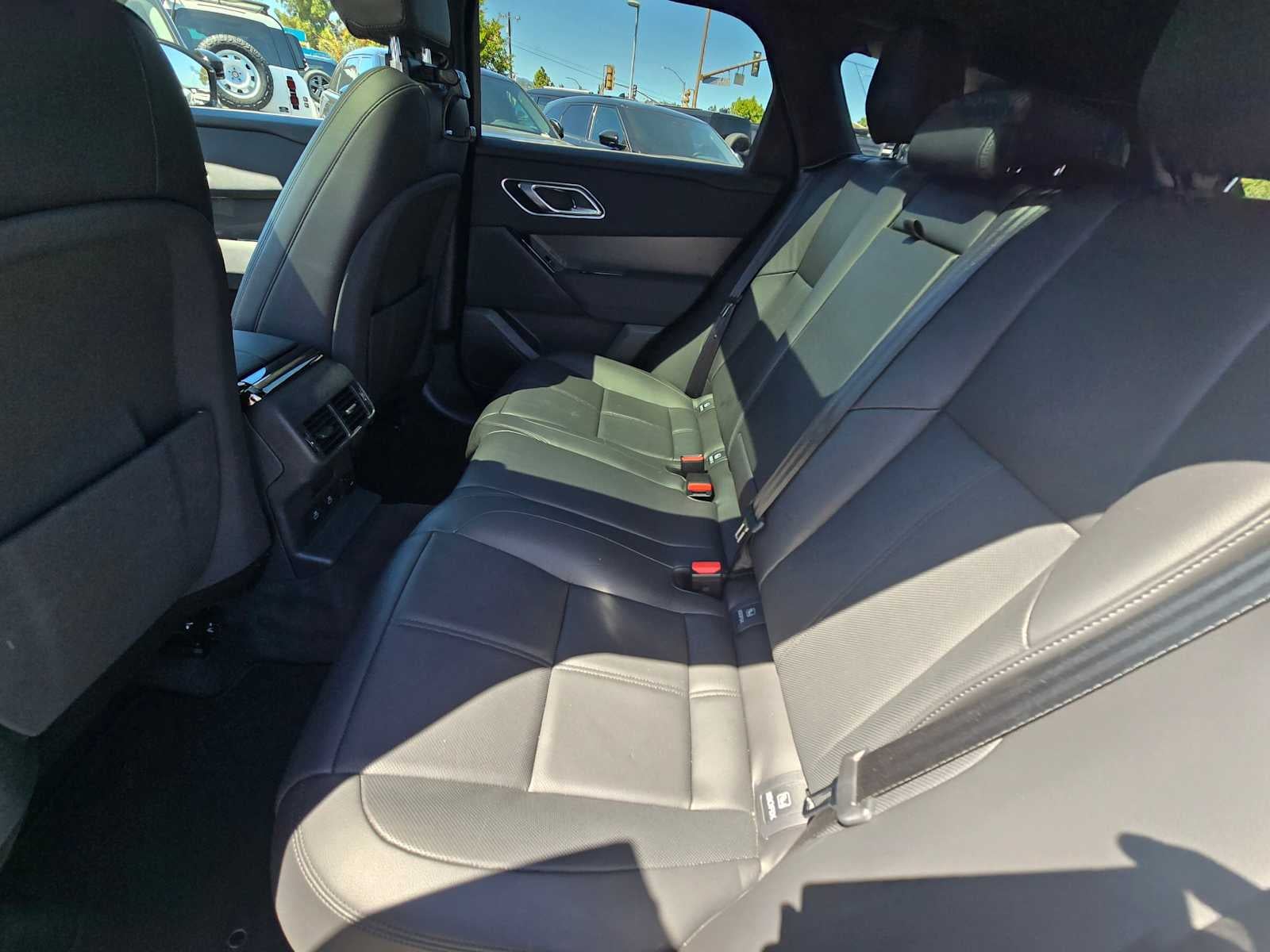 2025 Land Rover Range Rover Velar Dynamic SE