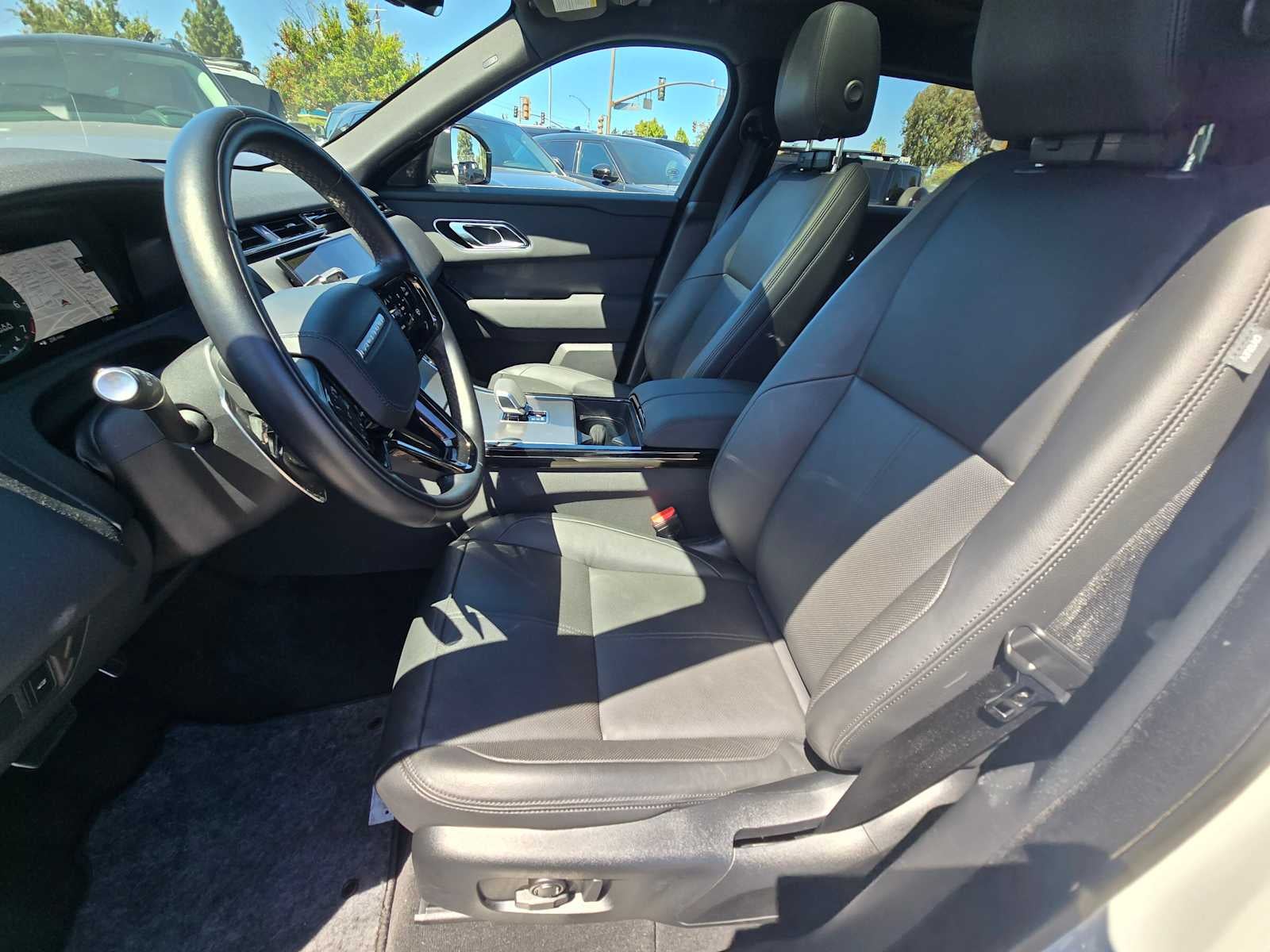 2025 Land Rover Range Rover Velar Dynamic SE