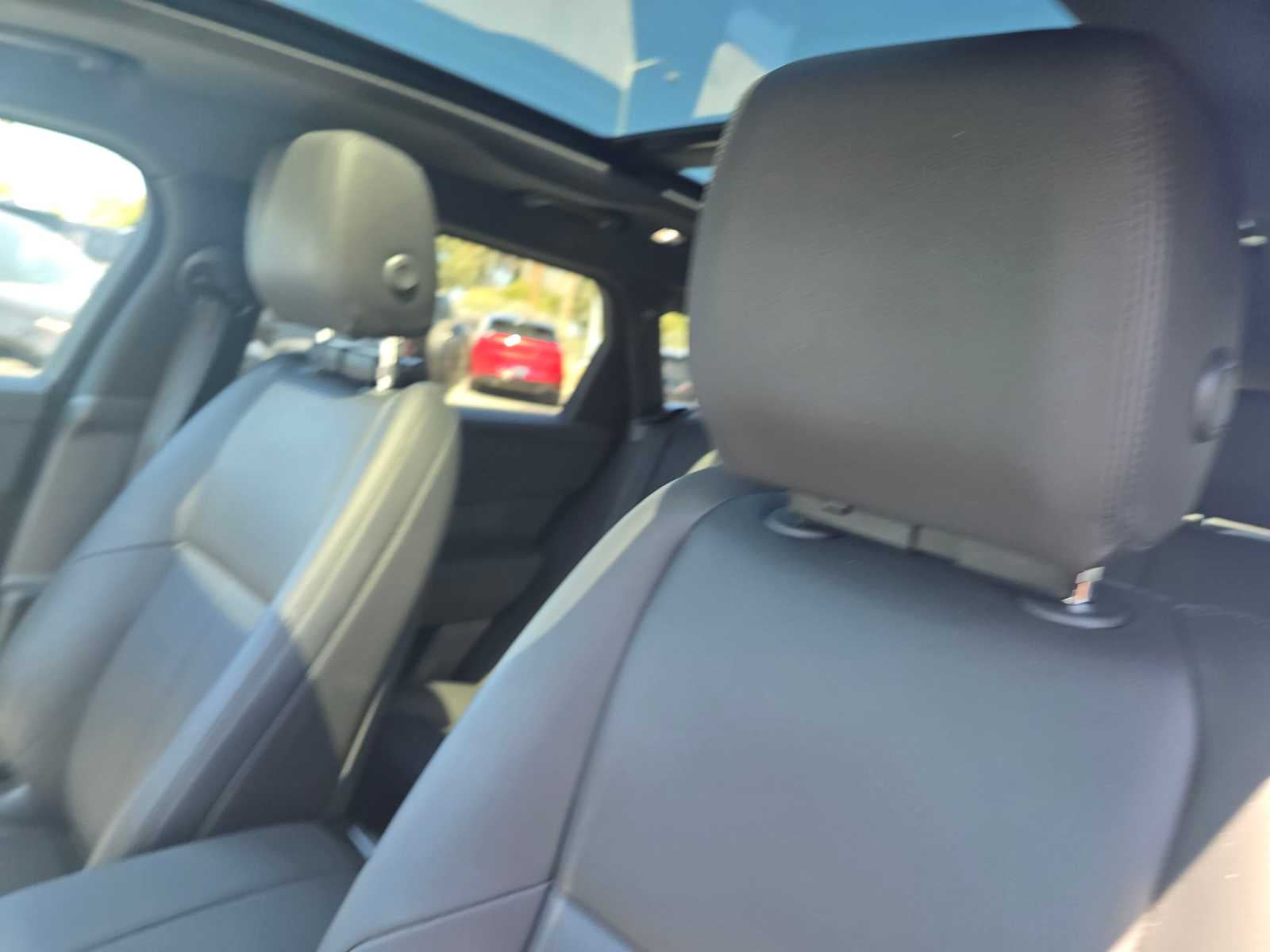 2025 Land Rover Range Rover Velar Dynamic SE