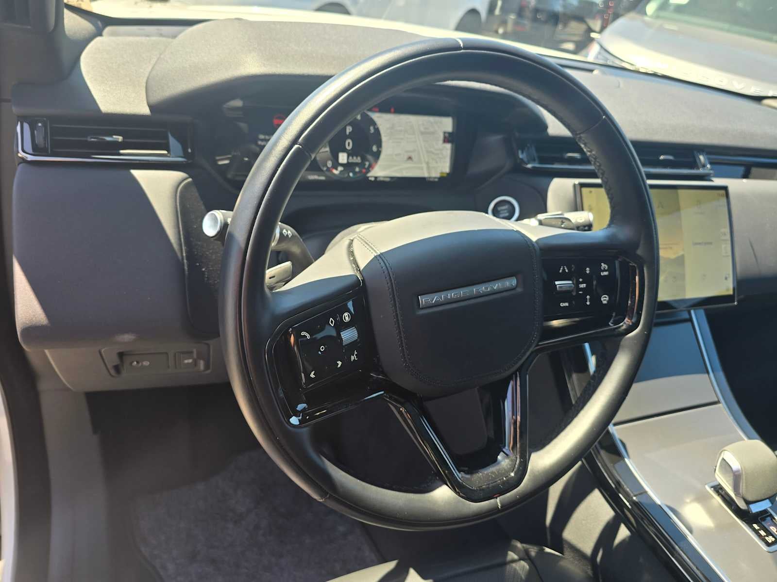 2025 Land Rover Range Rover Velar Dynamic SE