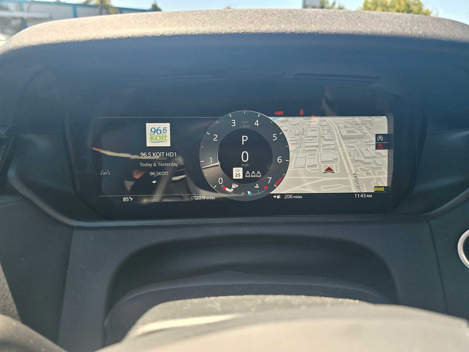 2025 Land Rover Range Rover Velar Dynamic SE