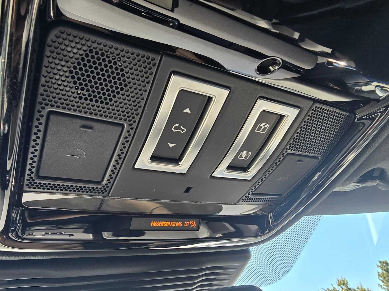 2025 Land Rover Range Rover Velar Dynamic SE