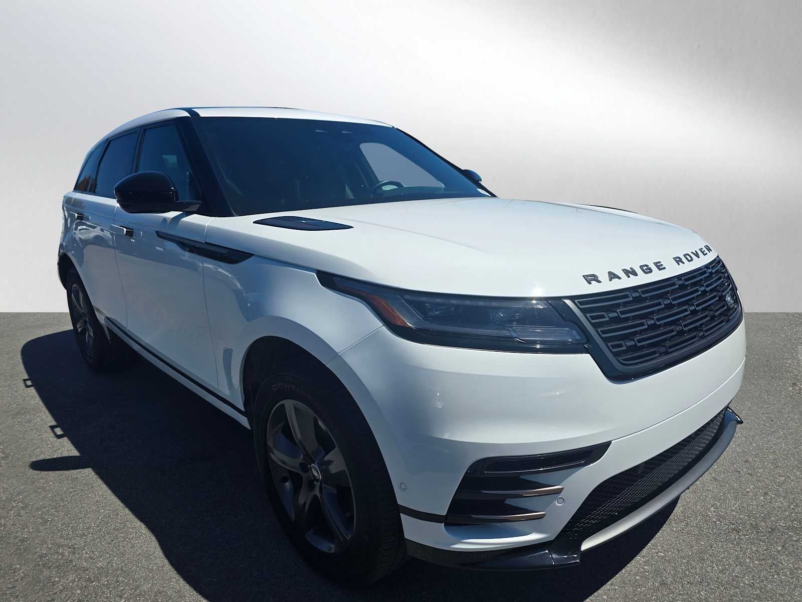 2025 Land Rover Range Rover Velar Dynamic SE