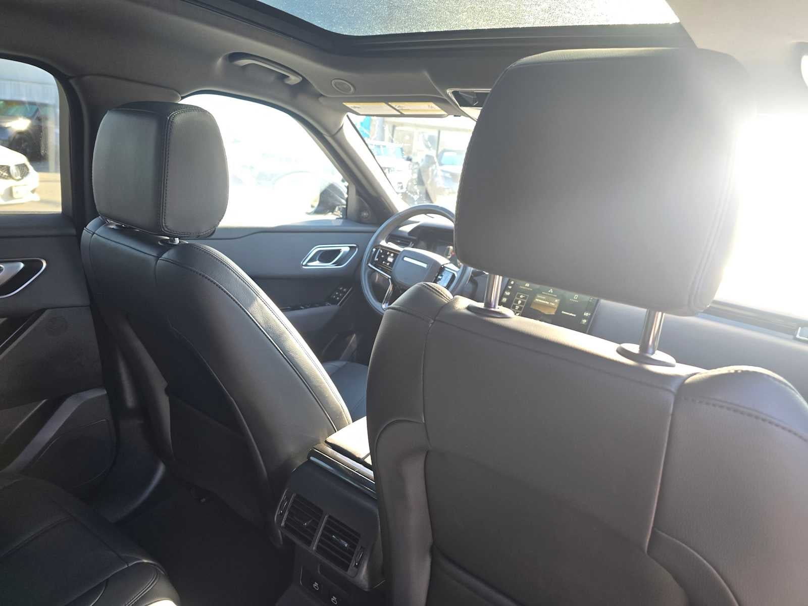 2025 Land Rover Range Rover Velar Dynamic SE