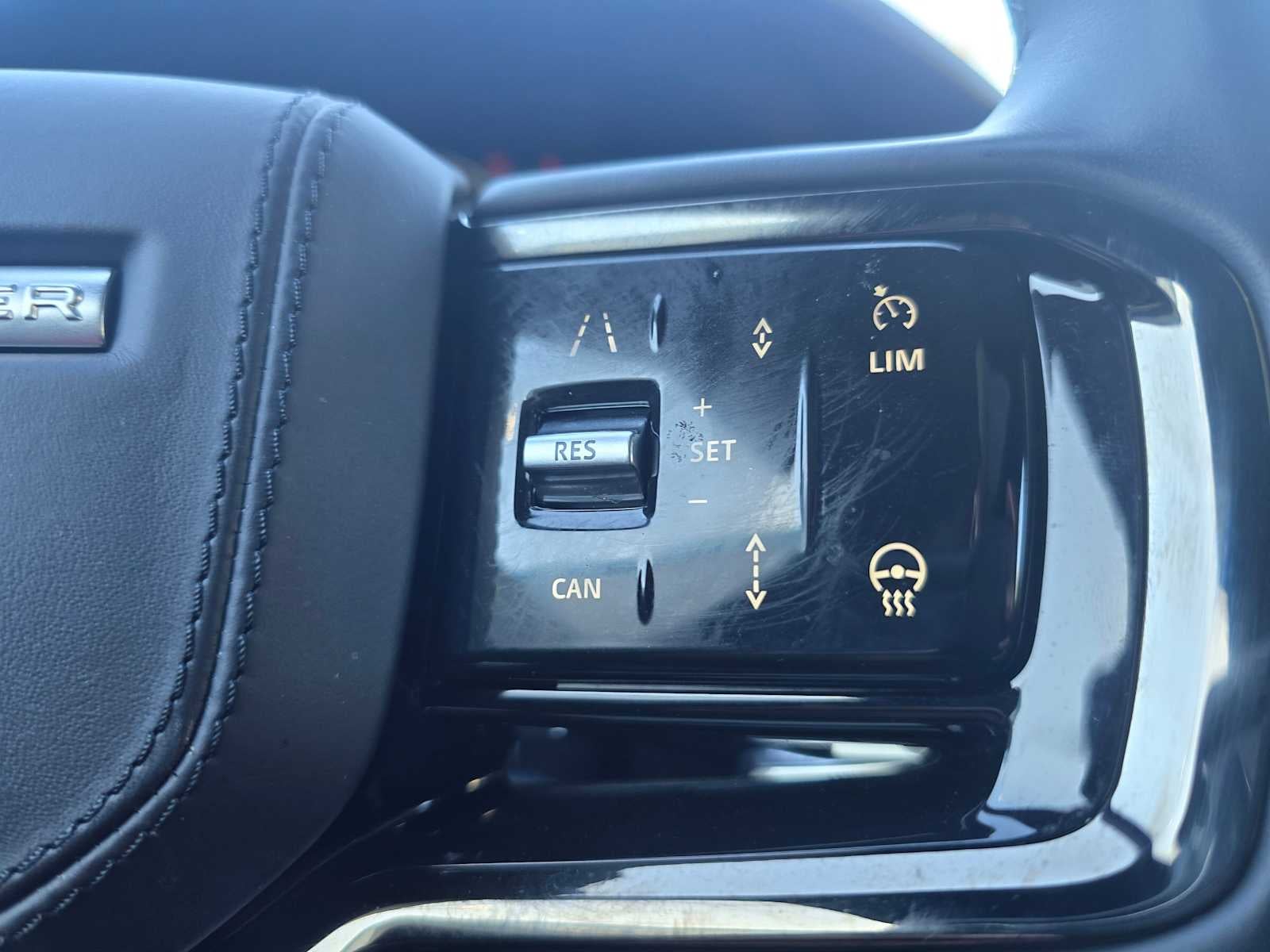 2025 Land Rover Range Rover Velar Dynamic SE