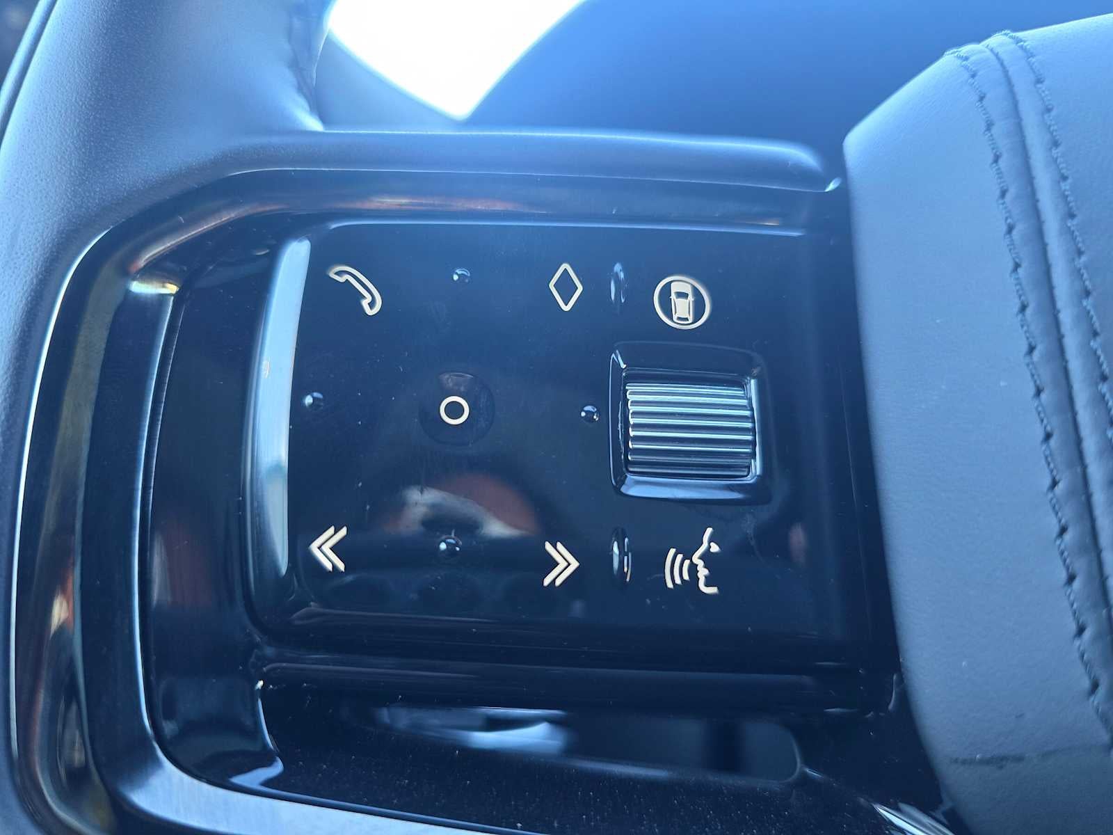 2025 Land Rover Range Rover Velar Dynamic SE