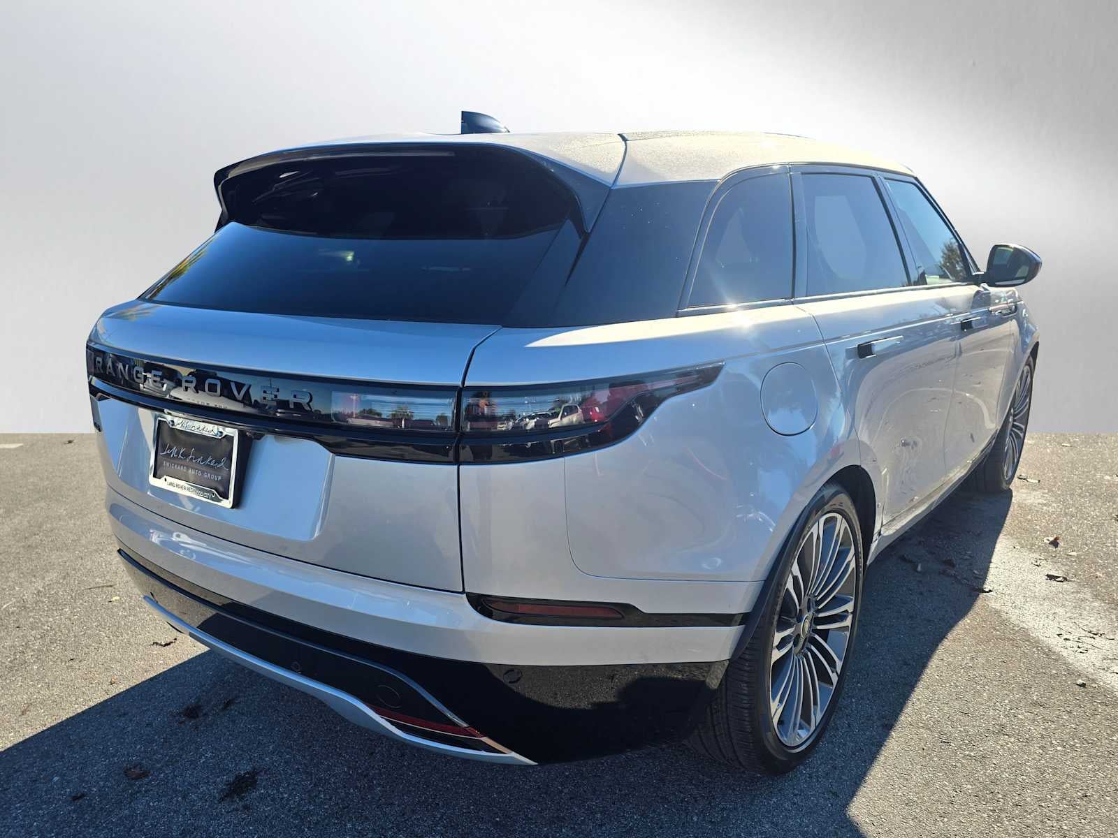 2025 Land Rover Range Rover Velar Dynamic SE
