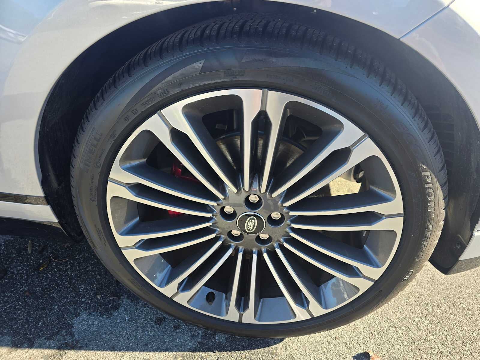 2025 Land Rover Range Rover Velar Dynamic SE