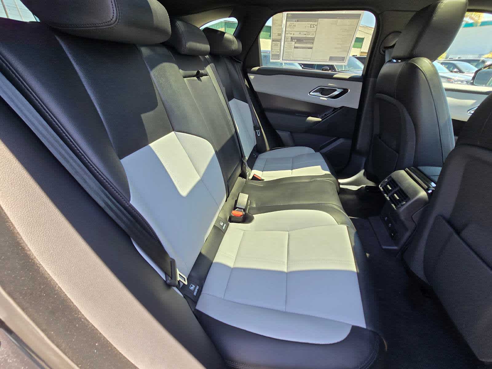 2026 Land Rover Range Rover Velar Dynamic SE