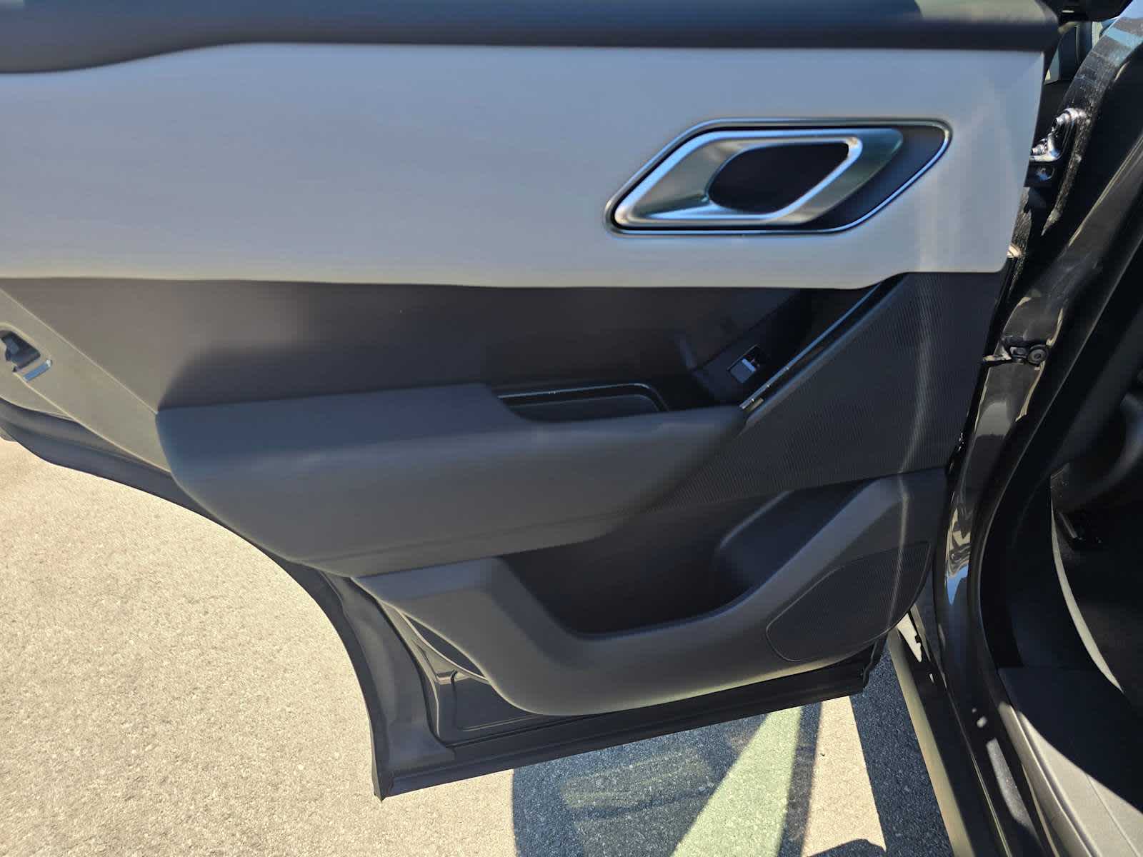 2026 Land Rover Range Rover Velar Dynamic SE