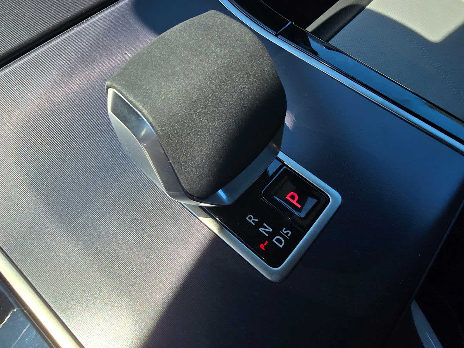 2026 Land Rover Range Rover Velar Dynamic SE