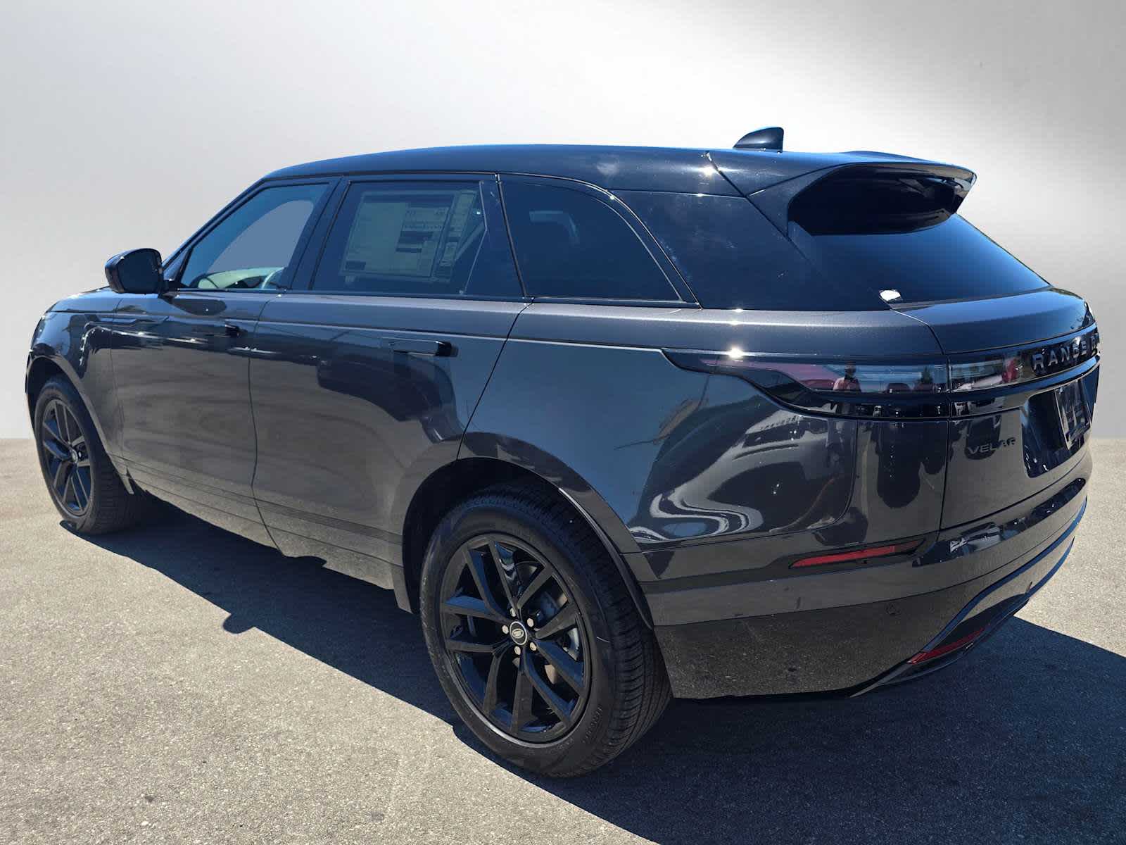 2026 Land Rover Range Rover Velar Dynamic SE