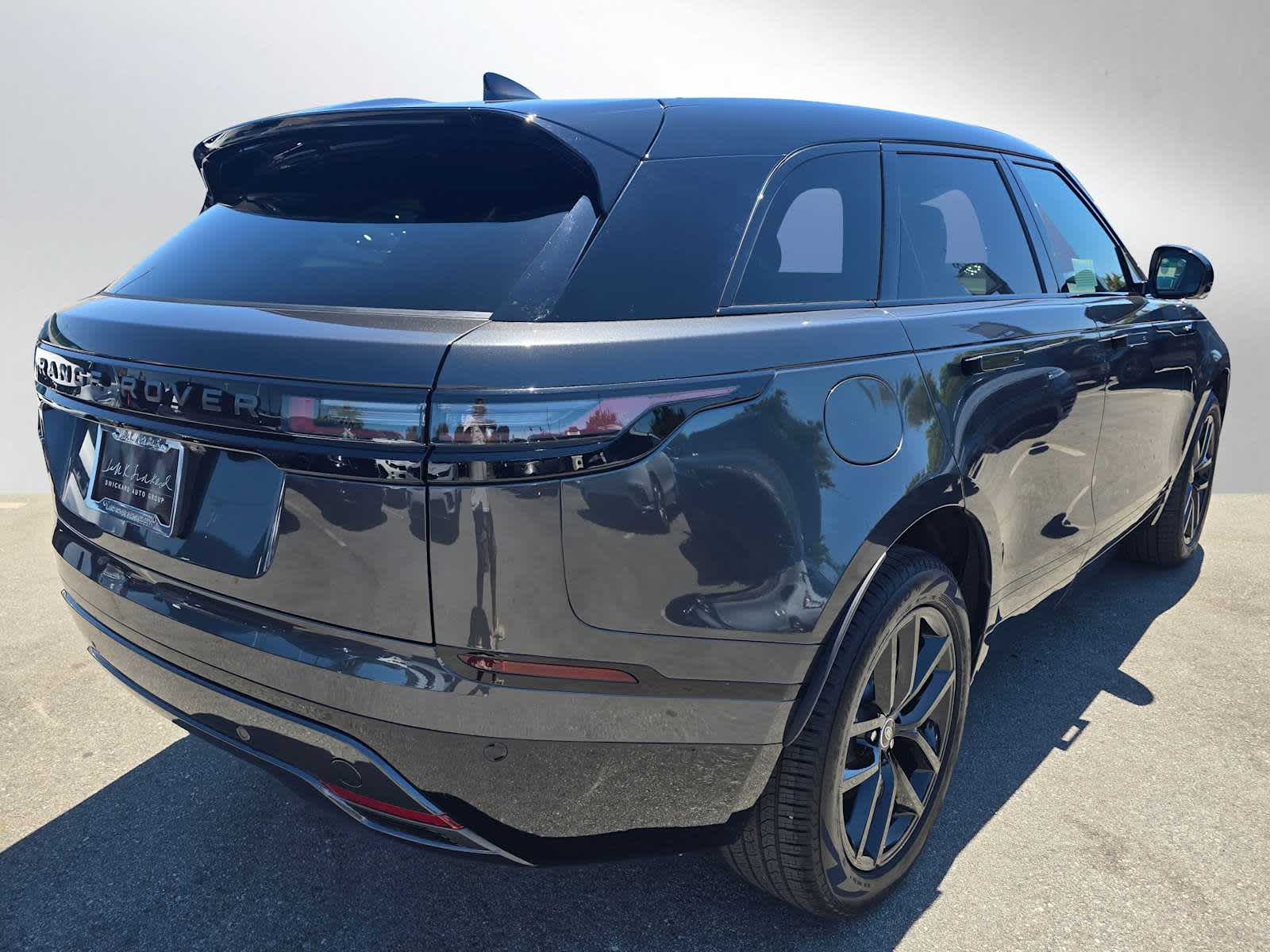 2026 Land Rover Range Rover Velar Dynamic SE