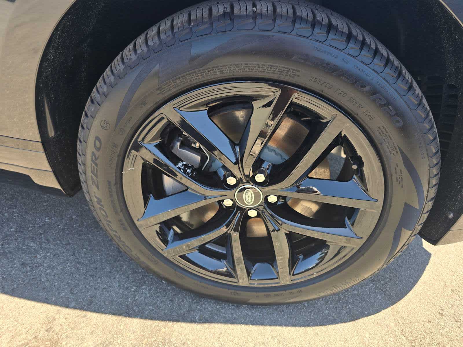 2026 Land Rover Range Rover Velar Dynamic SE