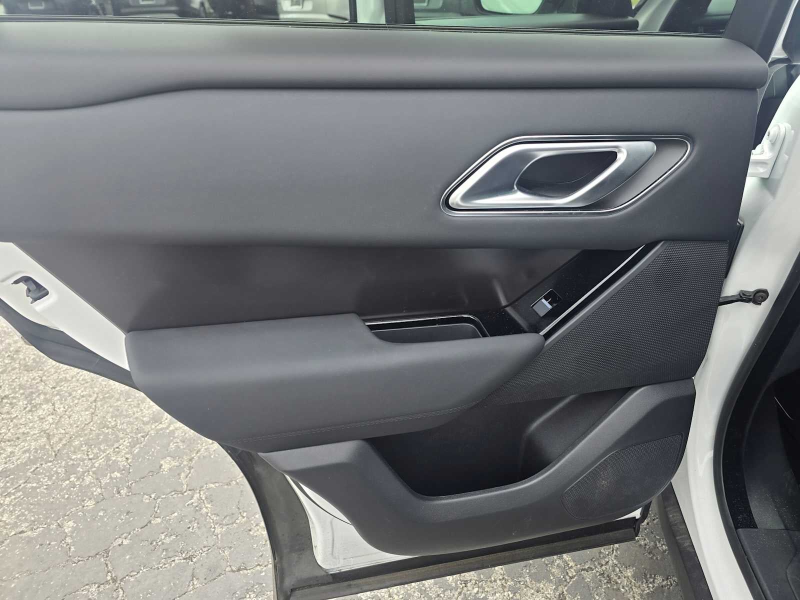 2026 Land Rover Range Rover Velar Dynamic SE