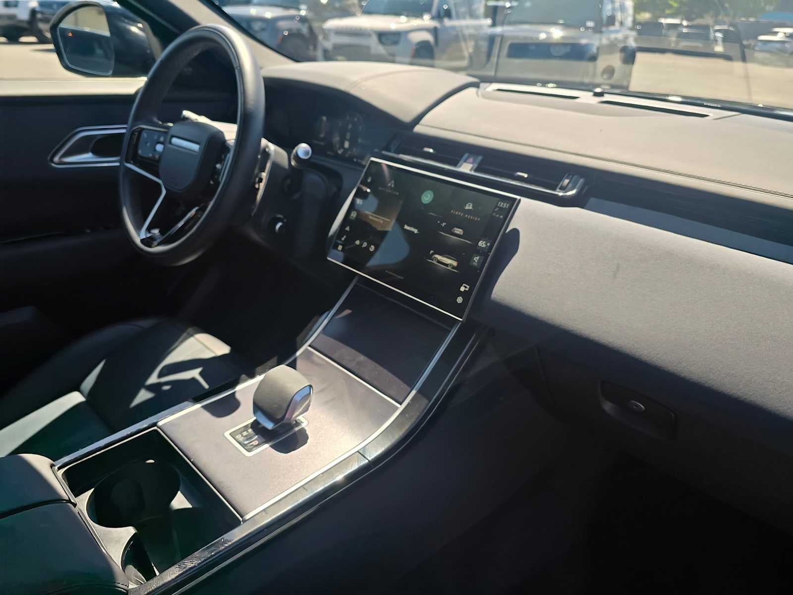 2026 Land Rover Range Rover Velar Dynamic SE