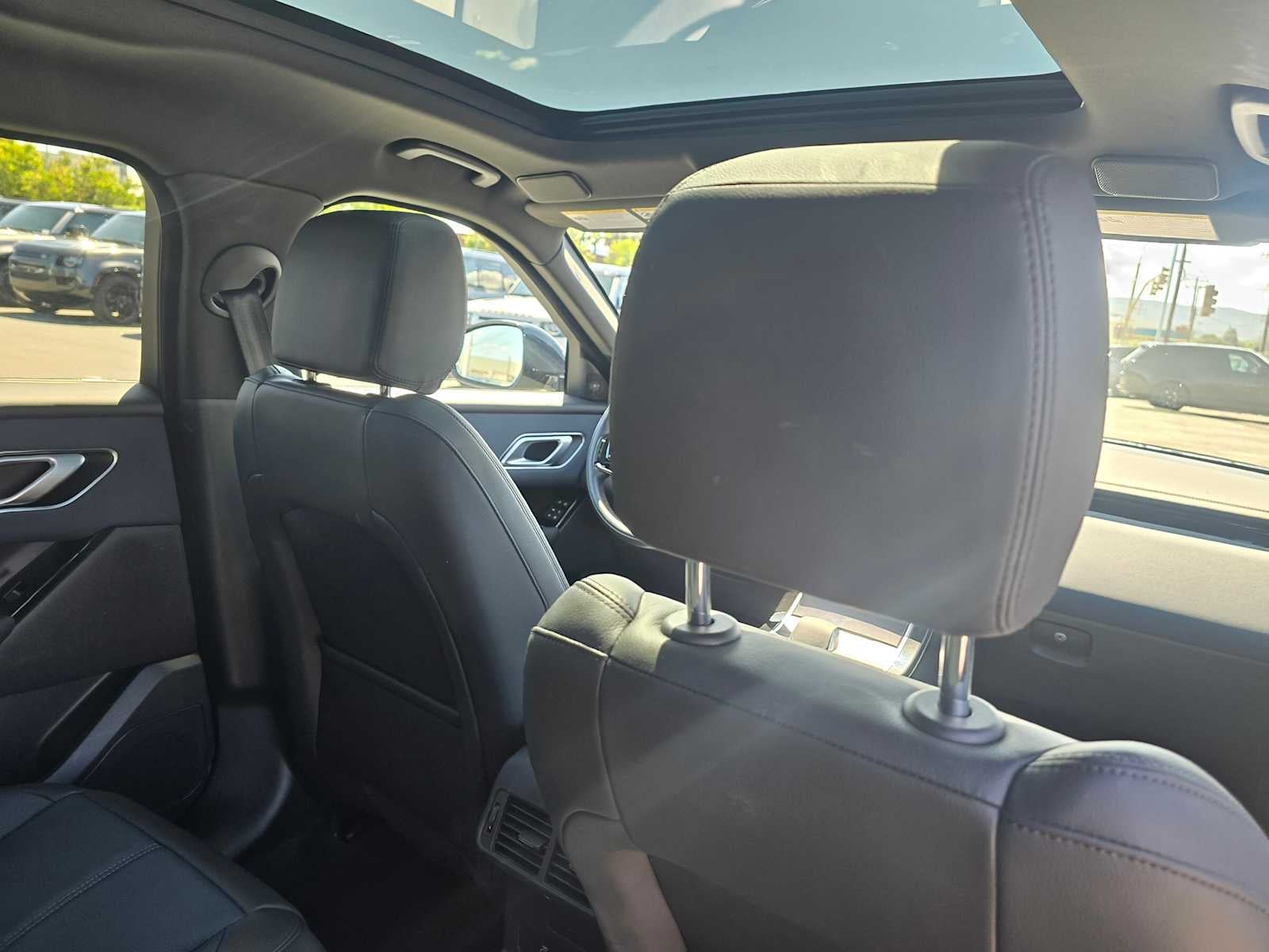 2026 Land Rover Range Rover Velar Dynamic SE