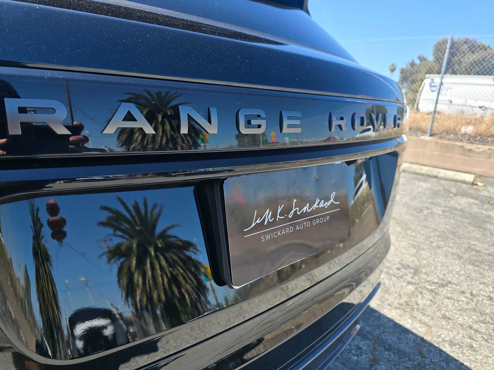 2026 Land Rover Range Rover Velar Dynamic SE