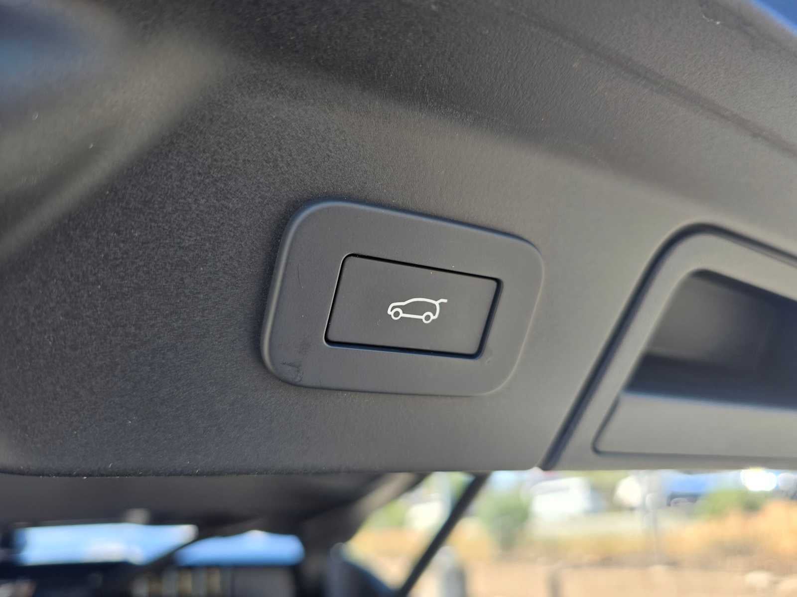 2026 Land Rover Range Rover Velar Dynamic SE