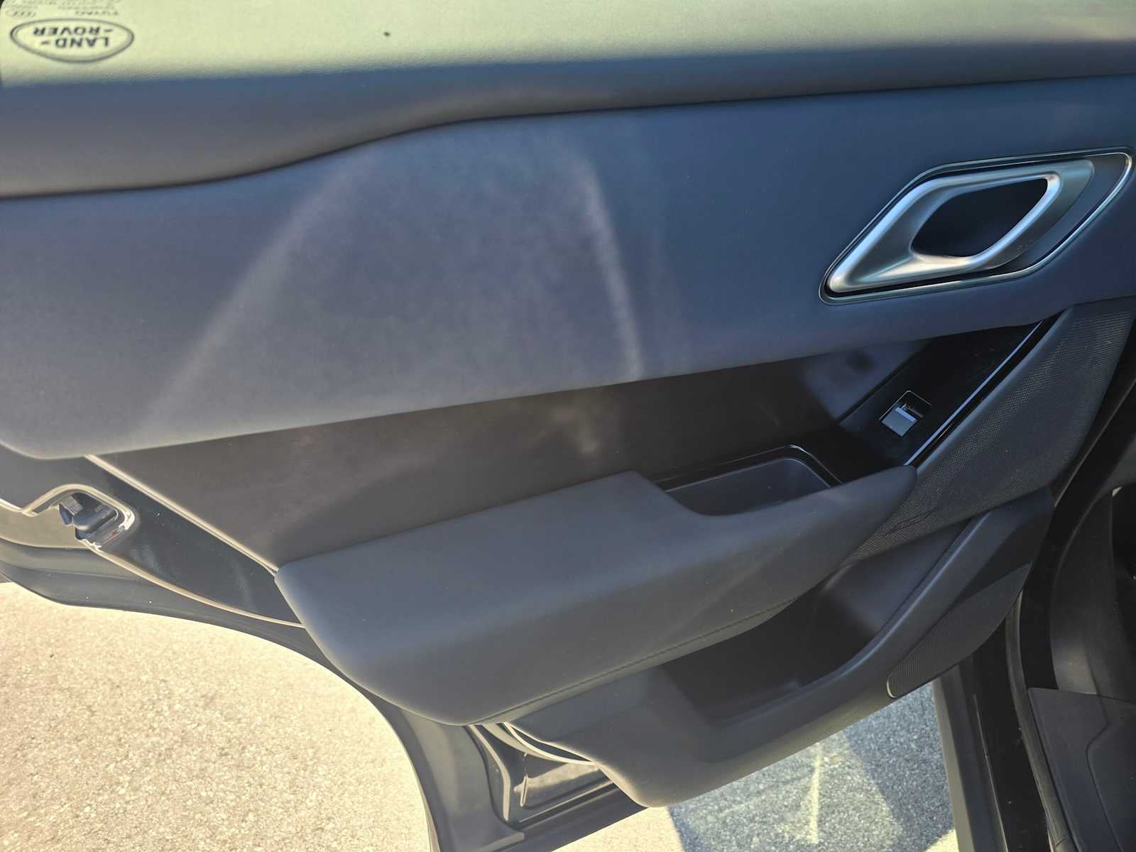 2026 Land Rover Range Rover Velar Dynamic SE