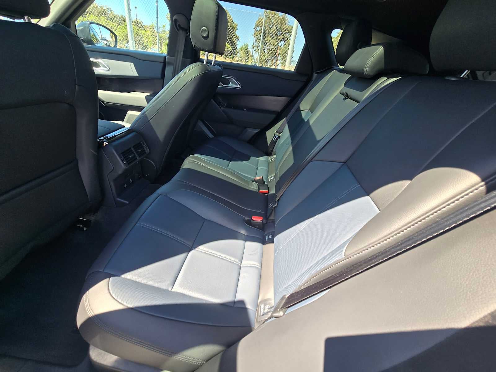 2026 Land Rover Range Rover Velar Dynamic SE