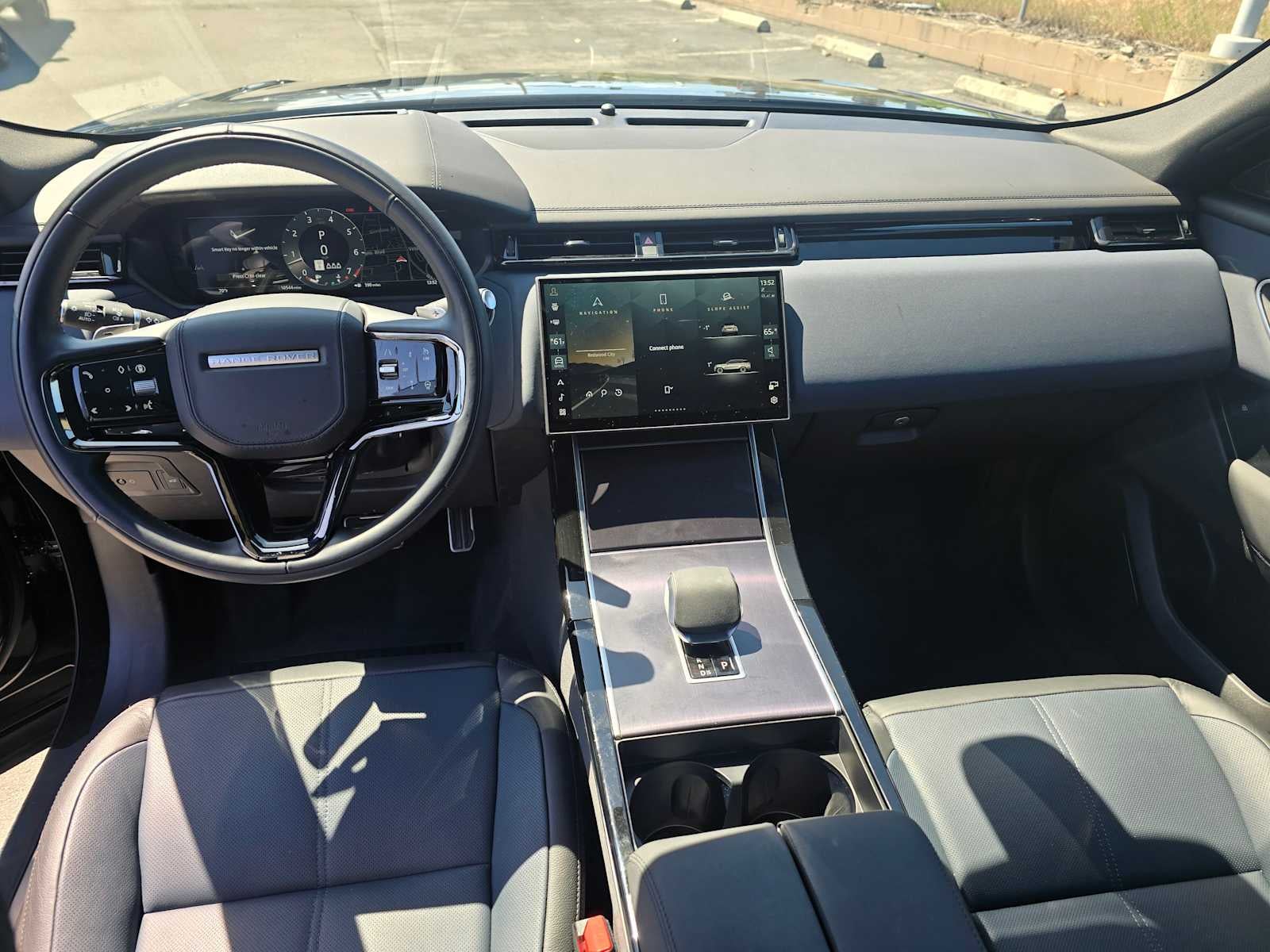 2026 Land Rover Range Rover Velar Dynamic SE