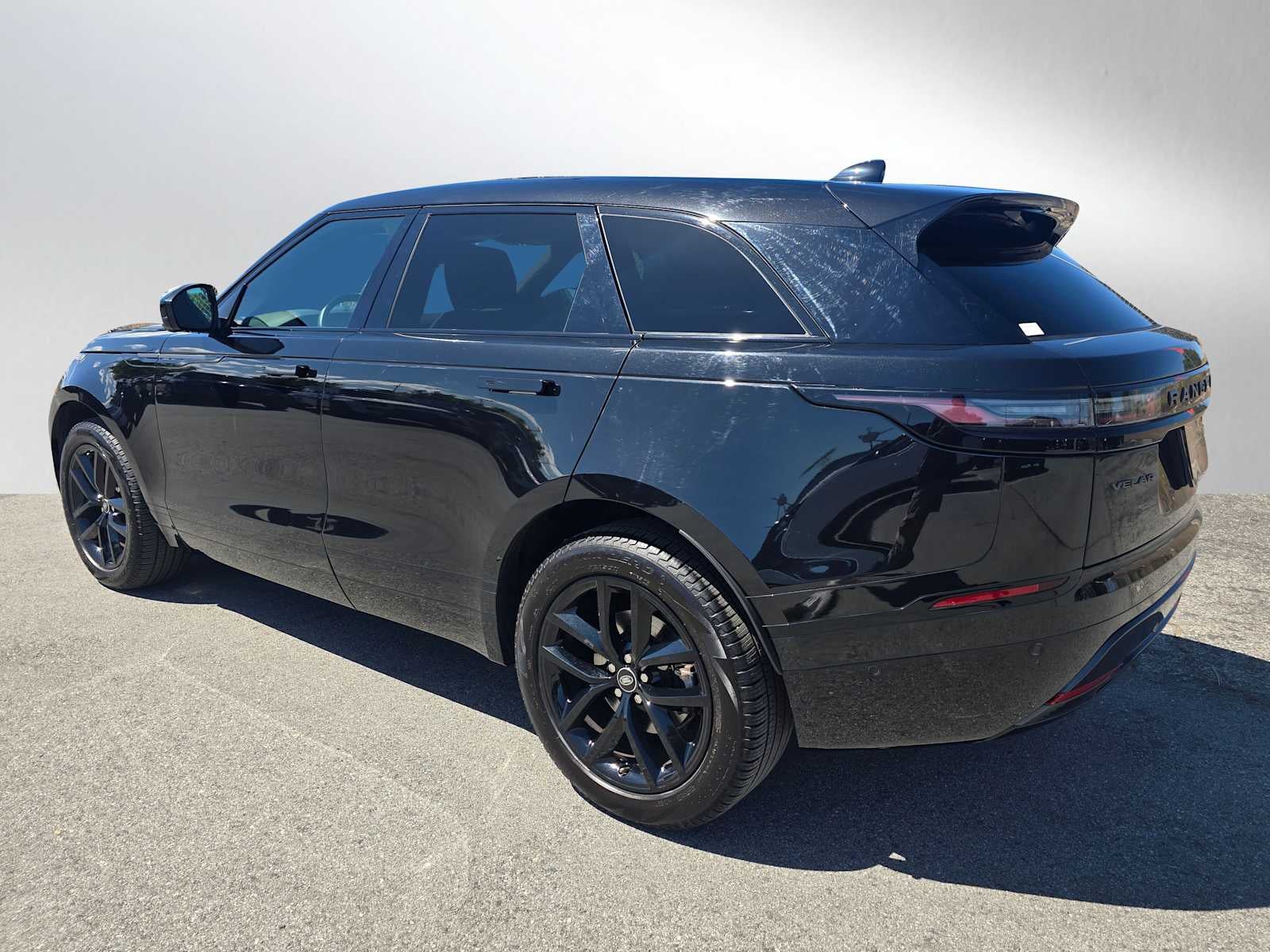 2026 Land Rover Range Rover Velar Dynamic SE