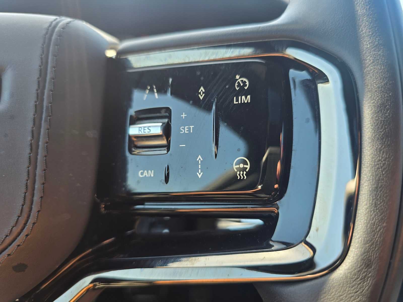 2026 Land Rover Range Rover Velar Dynamic SE