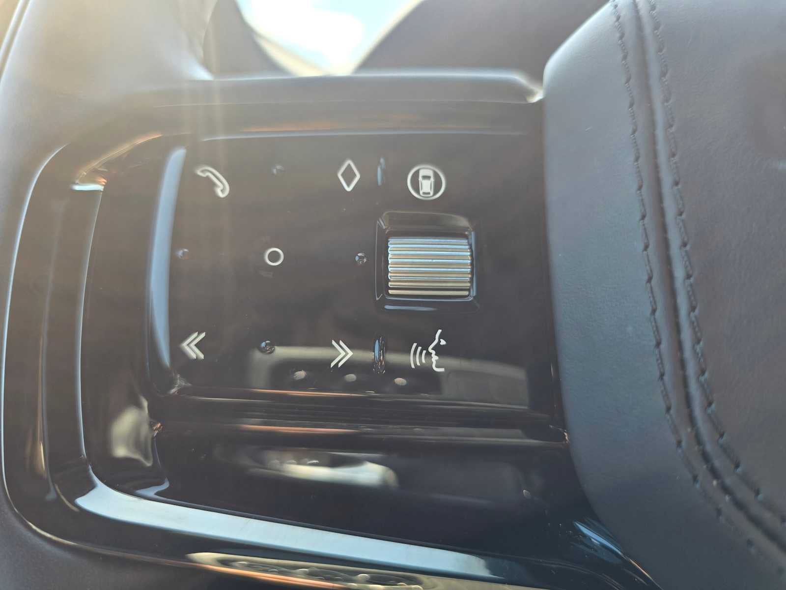 2026 Land Rover Range Rover Velar Dynamic SE