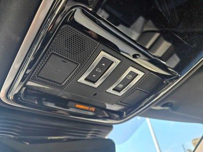 2026 Land Rover Range Rover Velar Dynamic SE