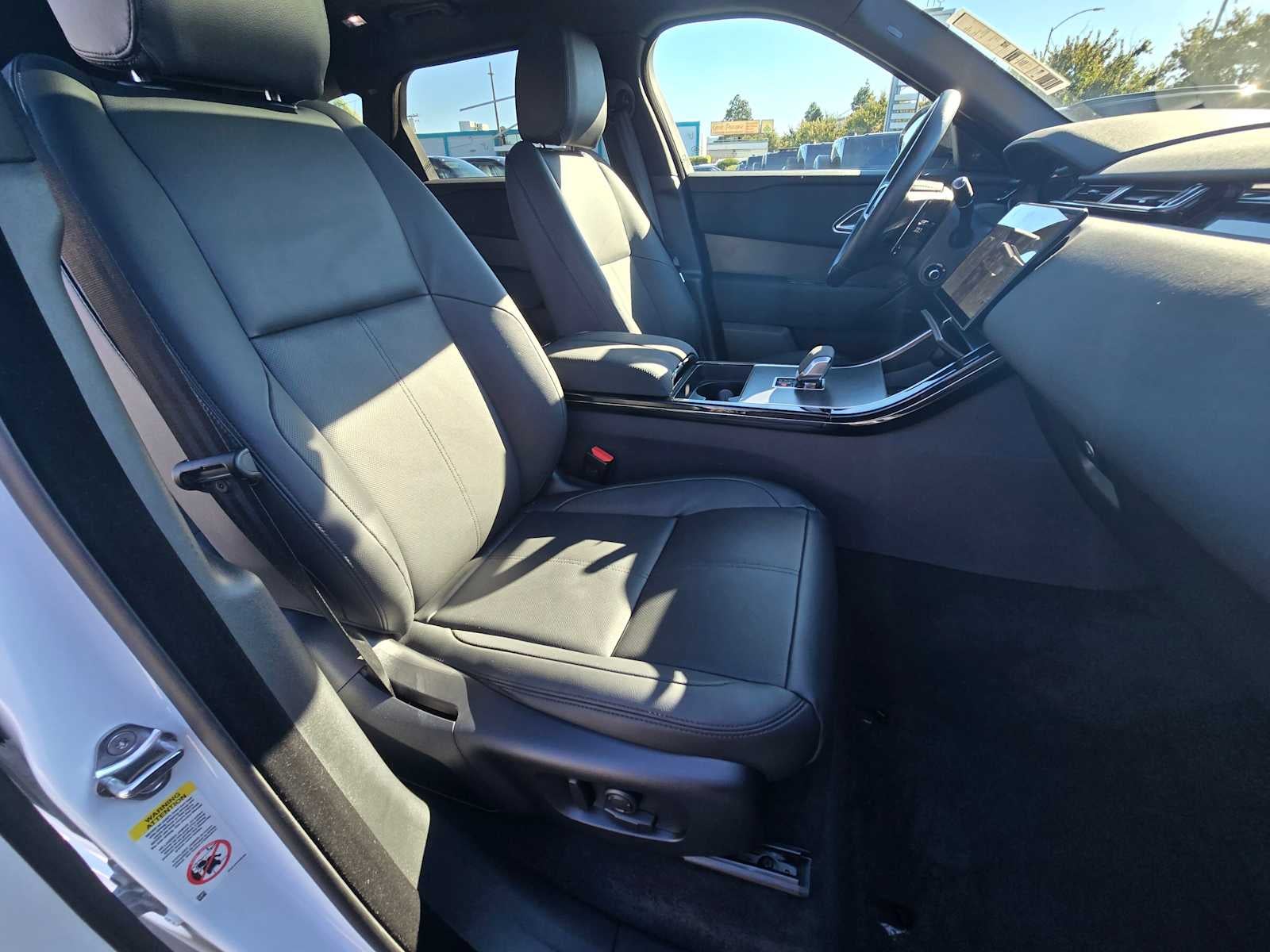 2025 Land Rover Range Rover Velar Dynamic SE