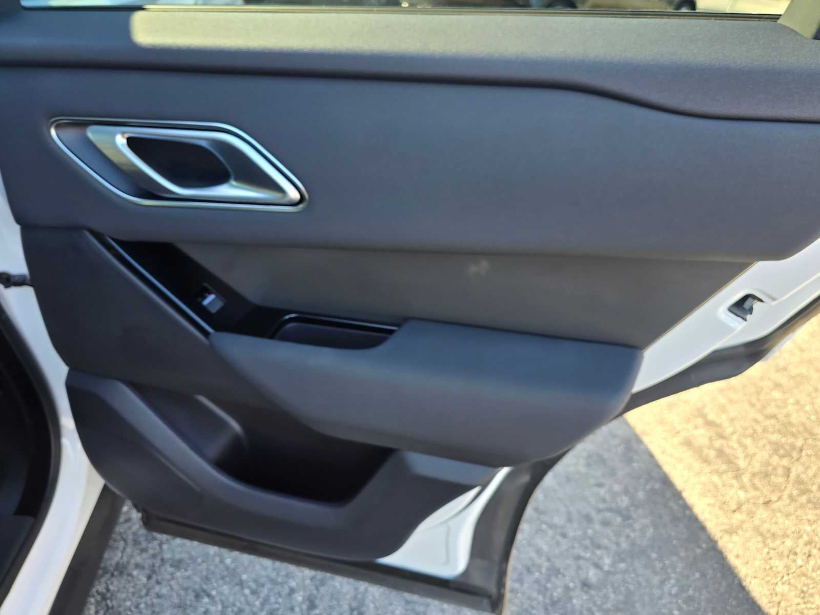 2025 Land Rover Range Rover Velar Dynamic SE