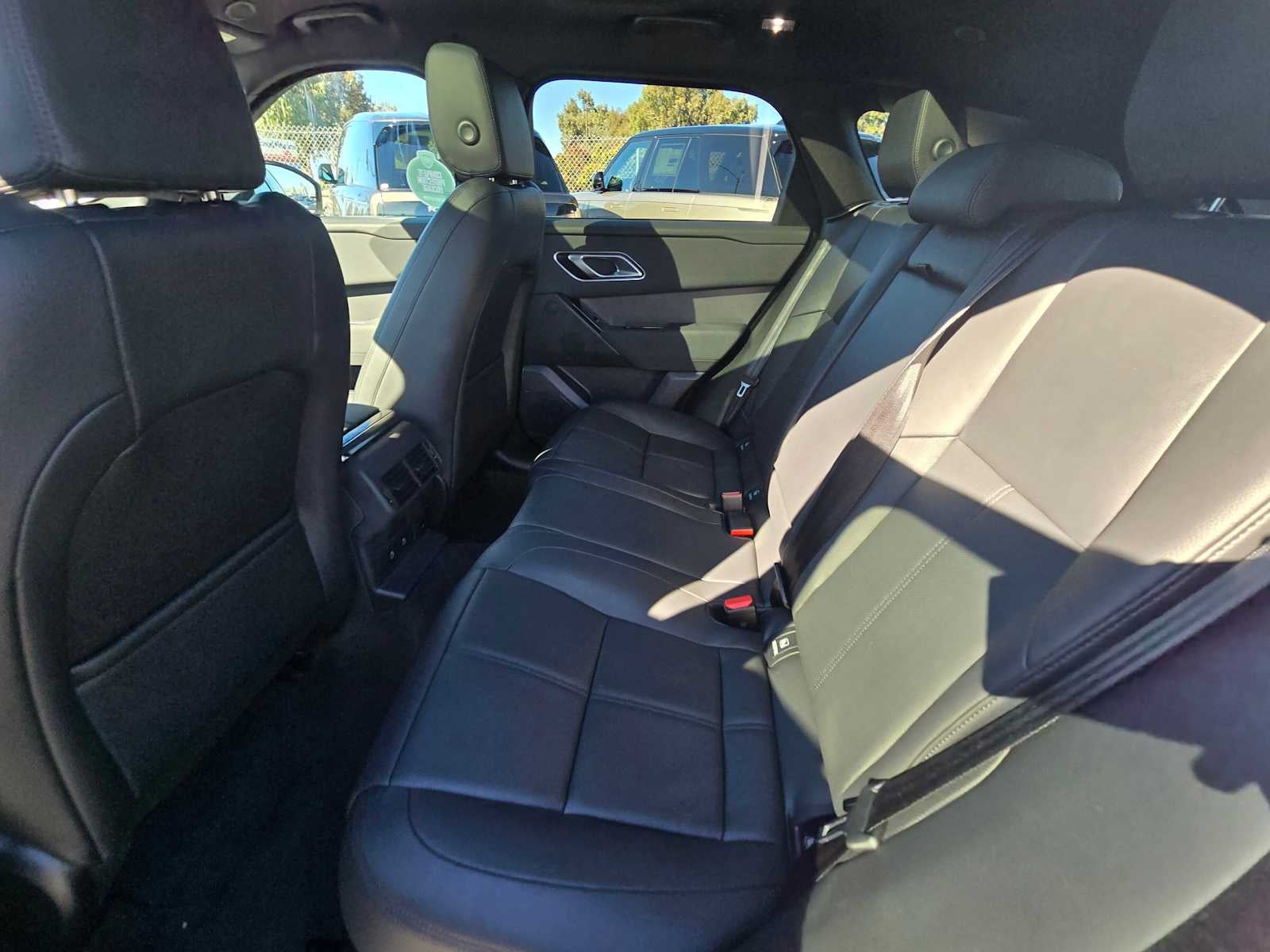 2025 Land Rover Range Rover Velar Dynamic SE