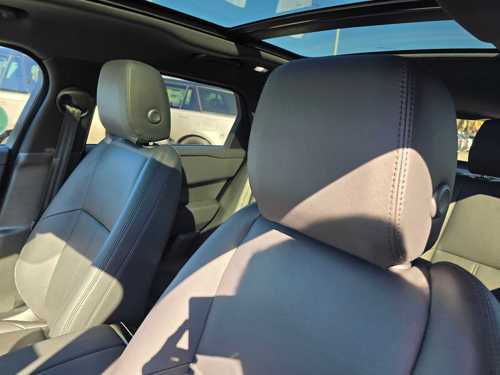 2025 Land Rover Range Rover Velar Dynamic SE