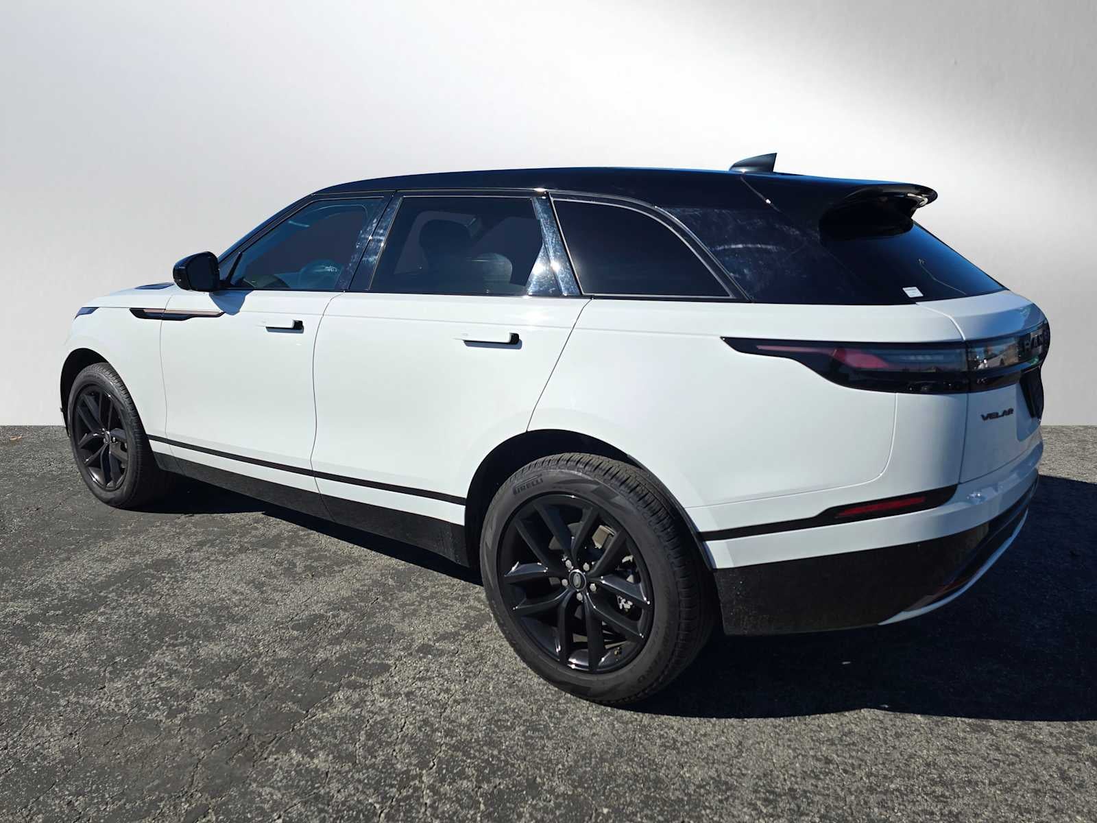 2025 Land Rover Range Rover Velar Dynamic SE