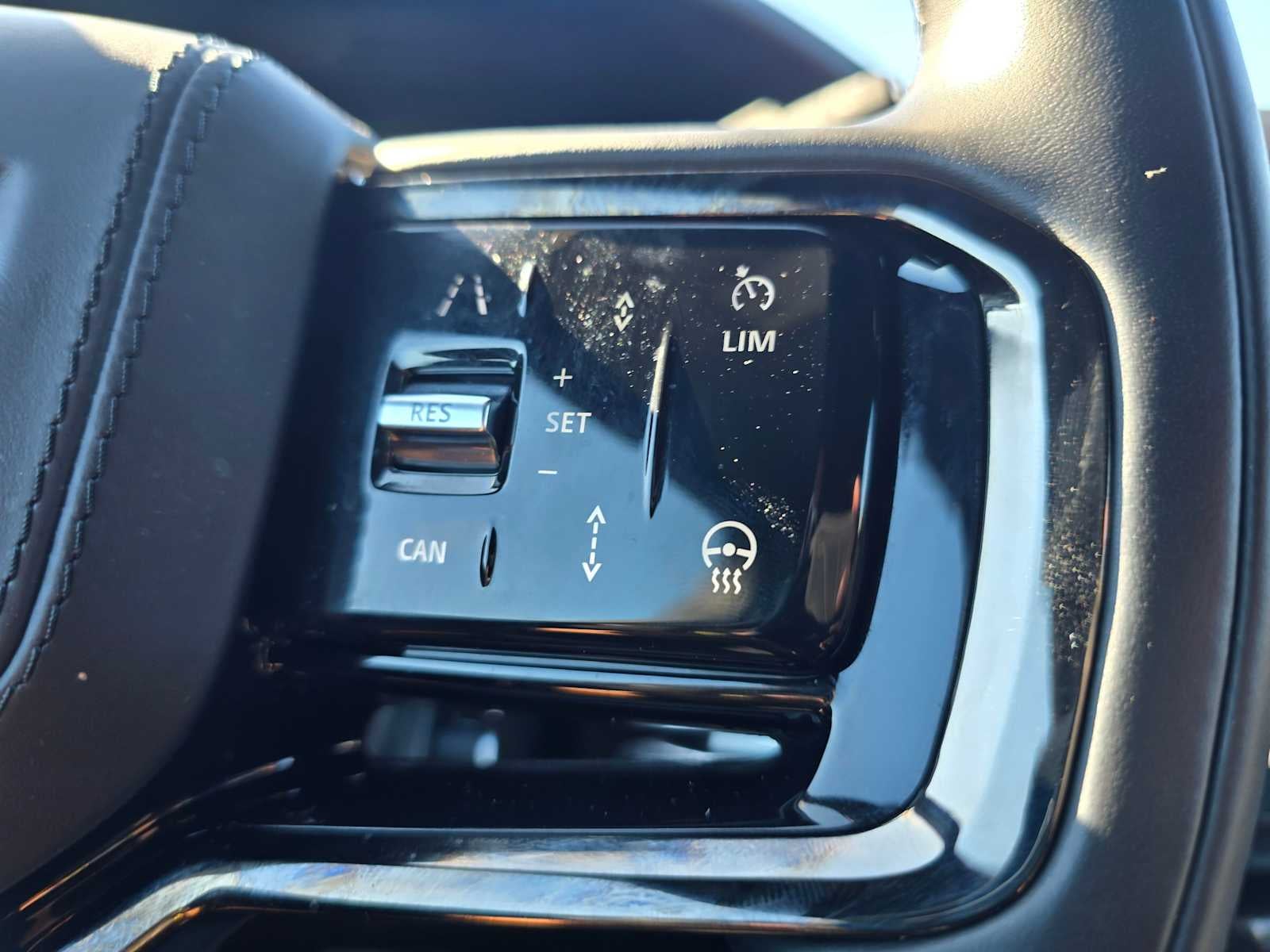 2025 Land Rover Range Rover Velar Dynamic SE