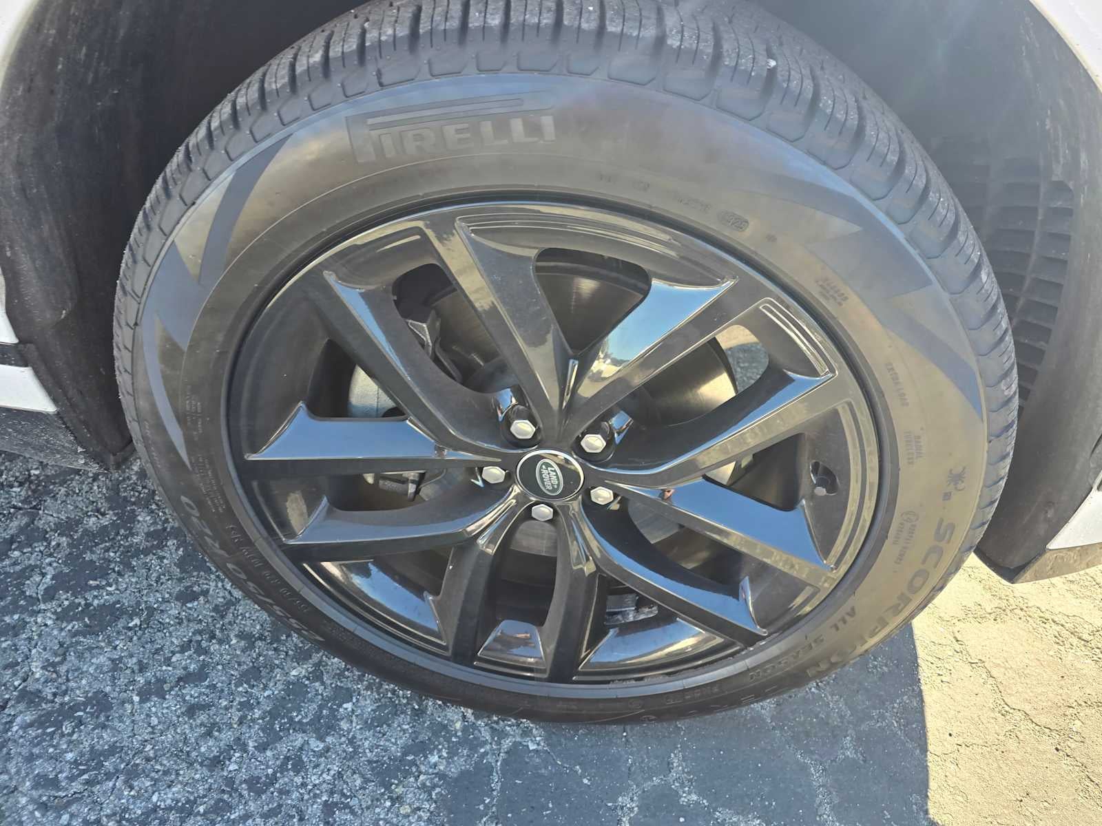 2025 Land Rover Range Rover Velar Dynamic SE