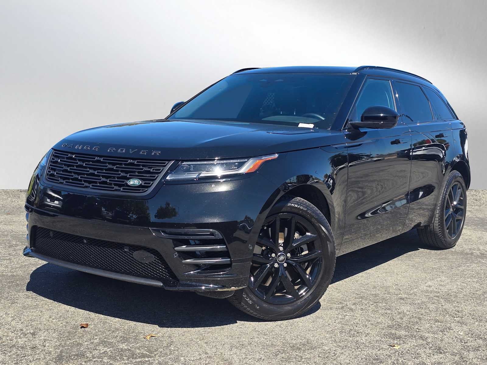 2026 Land Rover Range Rover Velar Dynamic SE