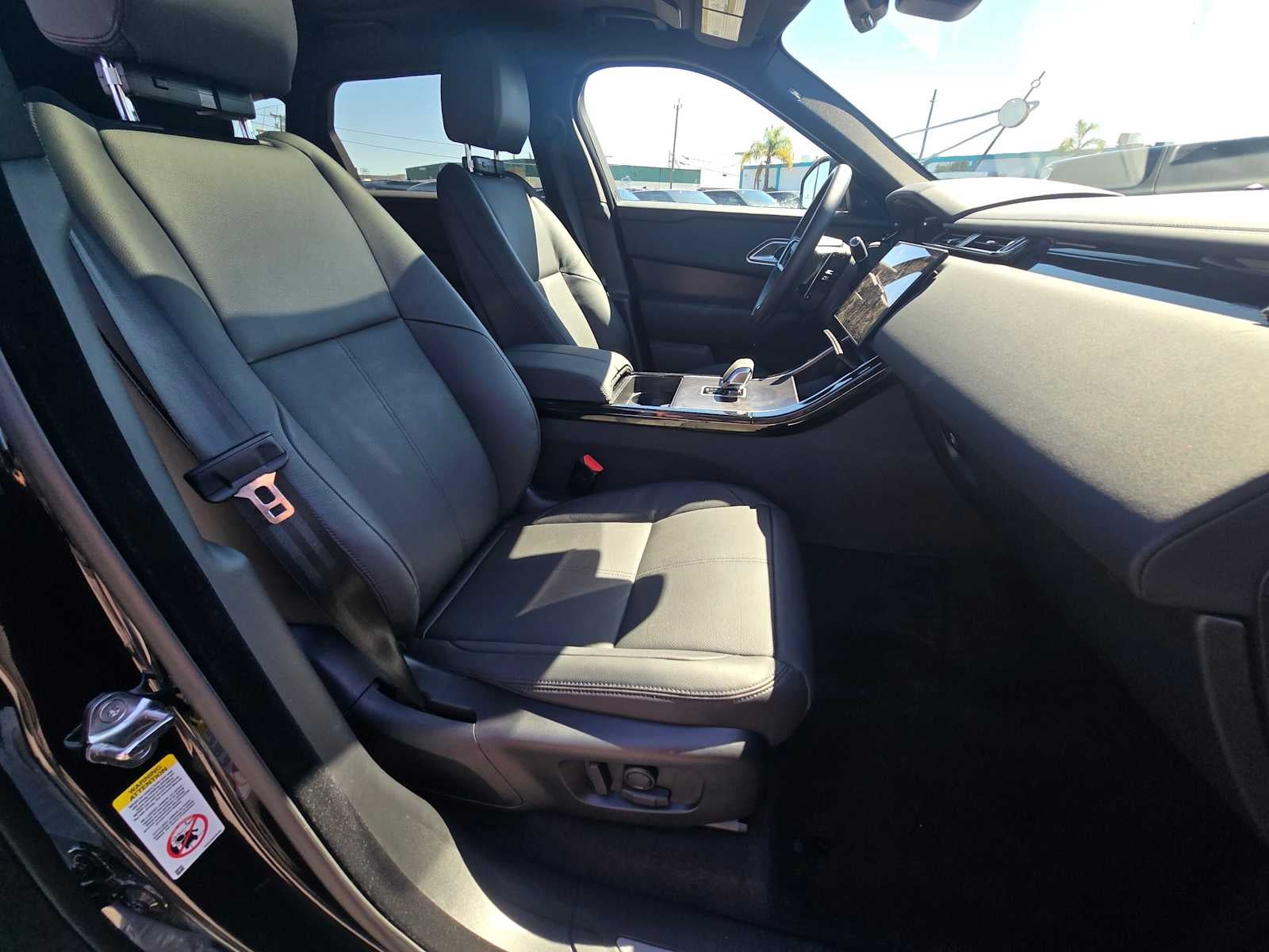 2026 Land Rover Range Rover Velar Dynamic SE