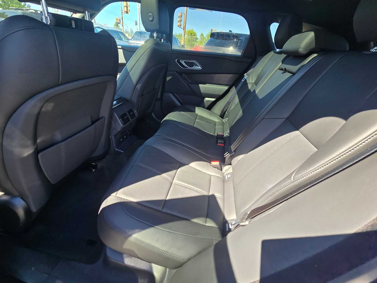 2026 Land Rover Range Rover Velar Dynamic SE