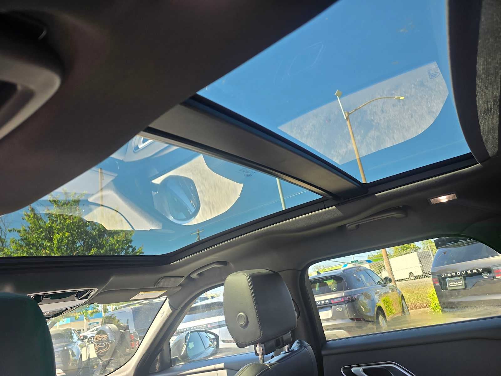 2026 Land Rover Range Rover Velar Dynamic SE