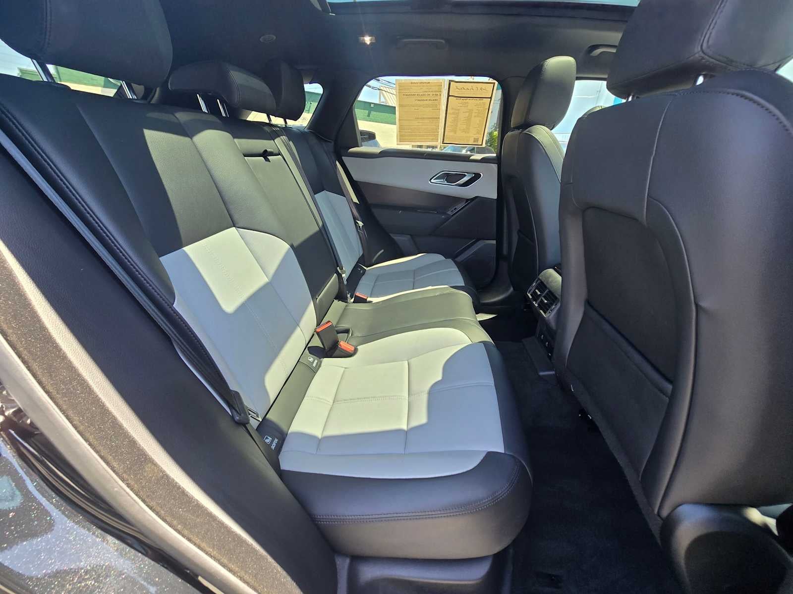 2026 Land Rover Range Rover Velar Dynamic SE