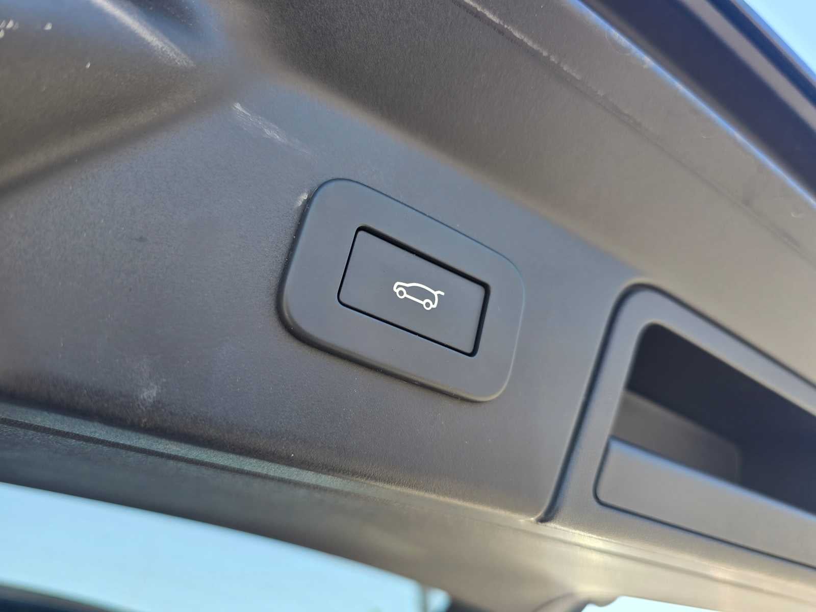 2026 Land Rover Range Rover Velar Dynamic SE