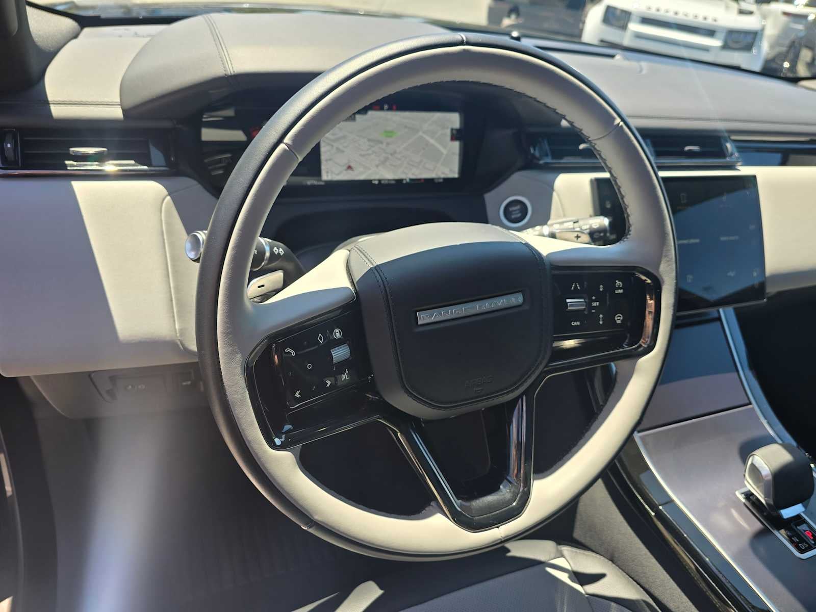 2026 Land Rover Range Rover Velar Dynamic SE