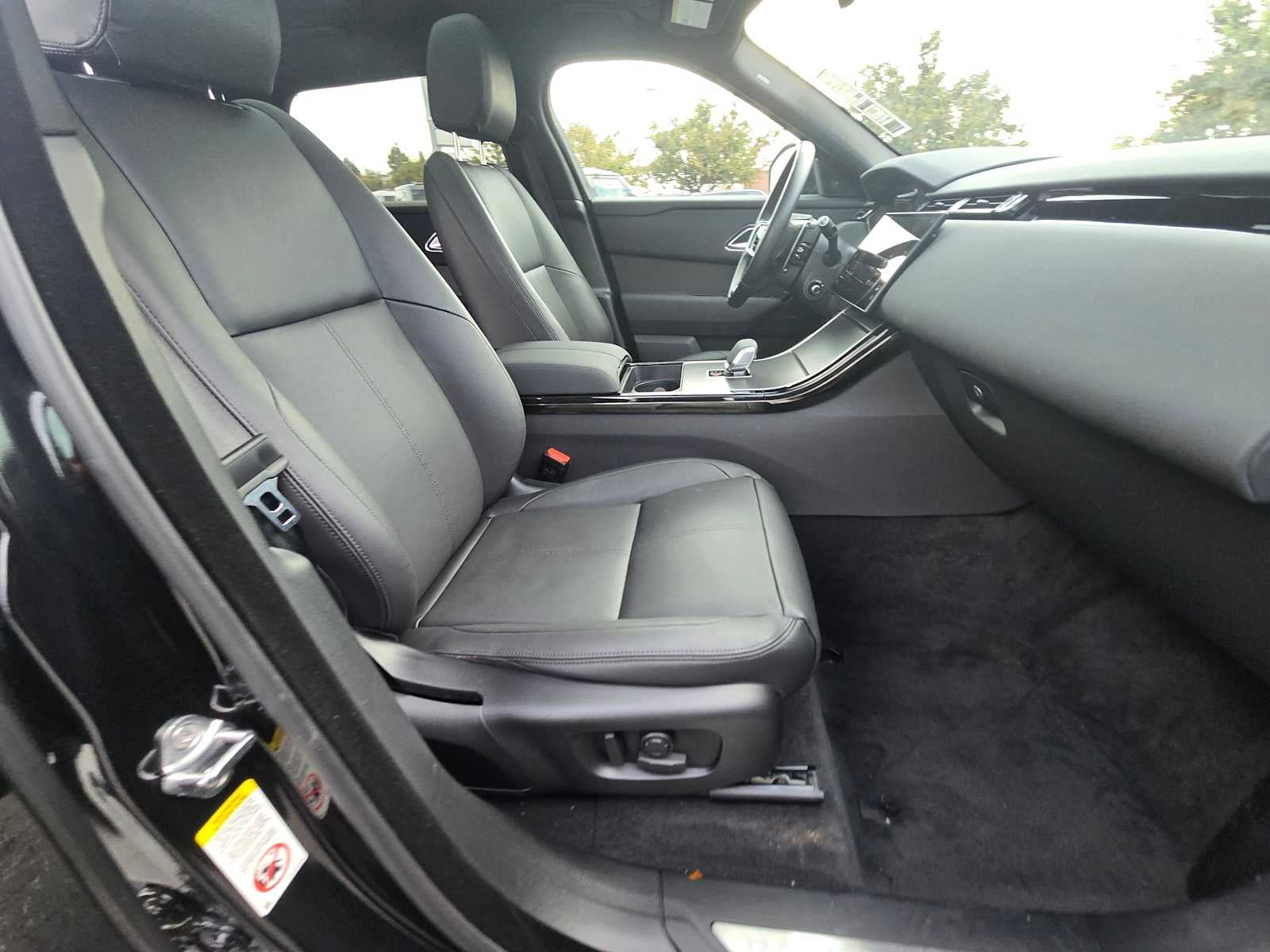 2025 Land Rover Range Rover Velar Dynamic SE