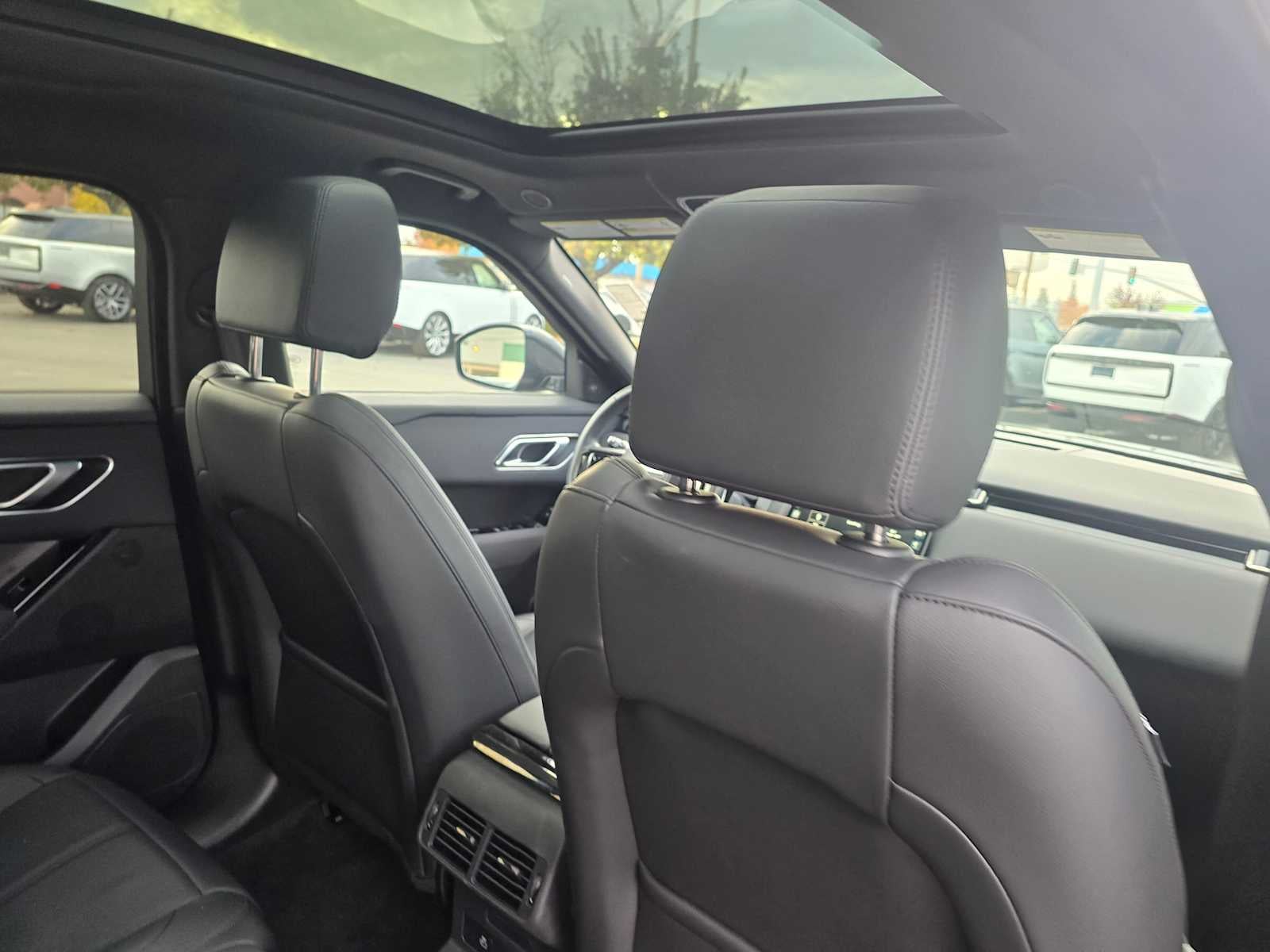 2025 Land Rover Range Rover Velar Dynamic SE