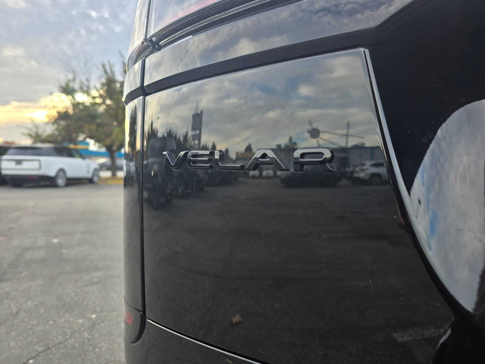 2025 Land Rover Range Rover Velar Dynamic SE