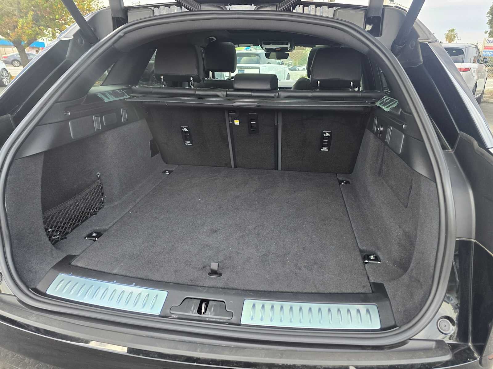 2025 Land Rover Range Rover Velar Dynamic SE