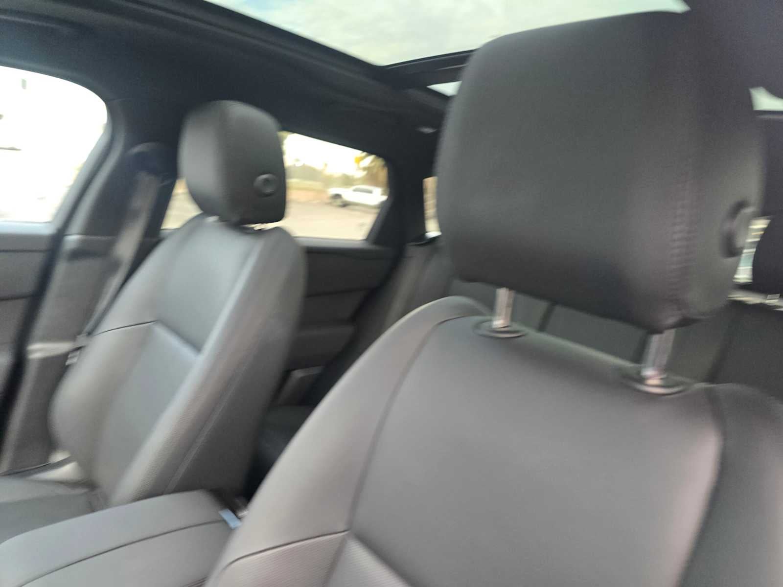 2025 Land Rover Range Rover Velar Dynamic SE