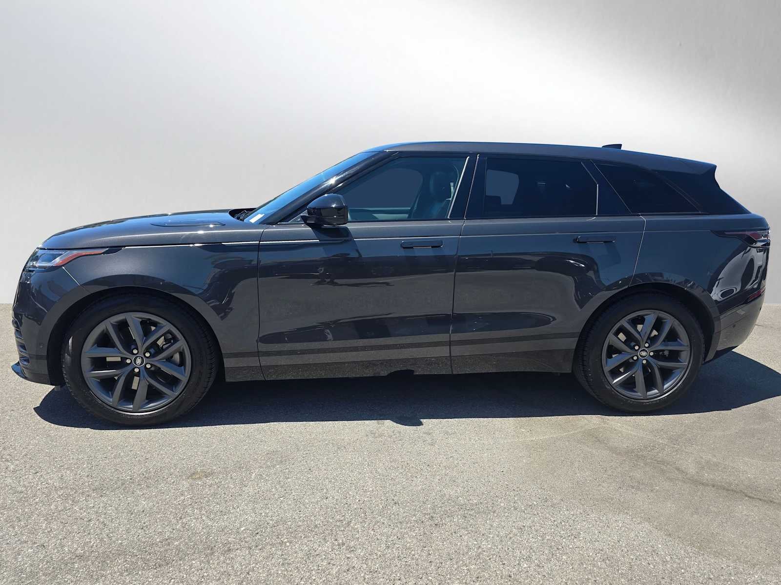 2026 Land Rover Range Rover Velar Dynamic SE